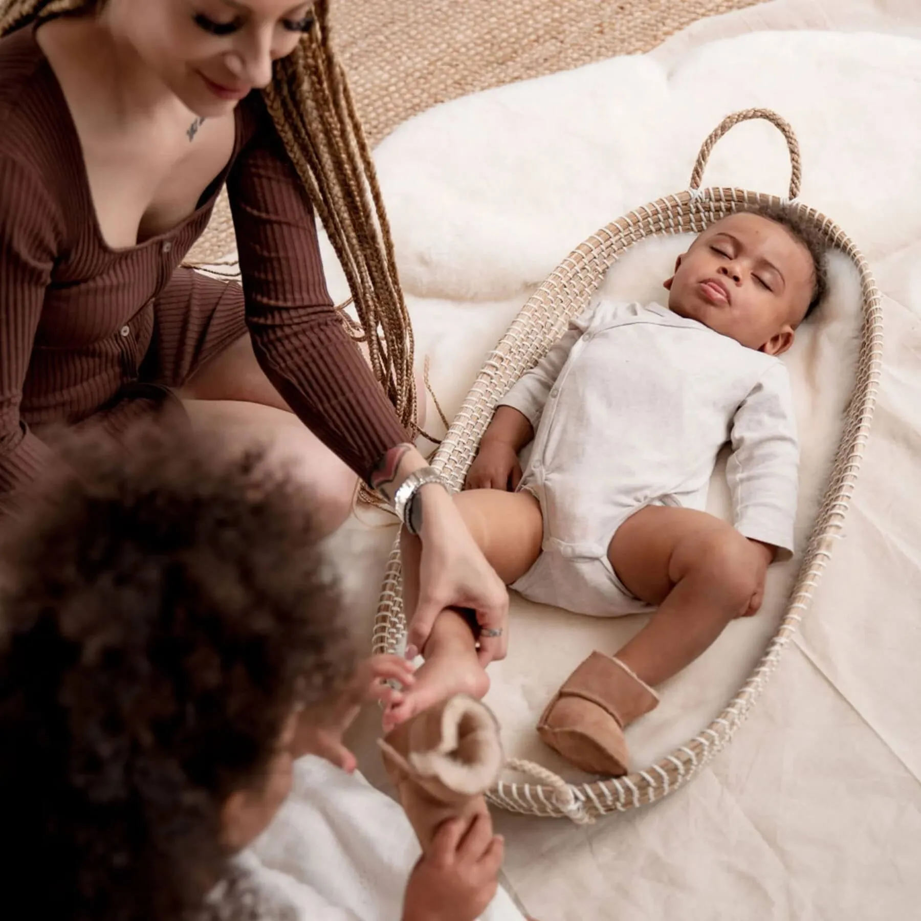 Baa Baby Tabbed Sheepskin Booties (Chestnut)